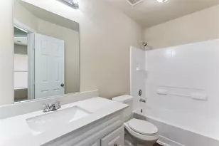 14954 Huntington Willow Ln, Houston, TX 77090 - Photo 17