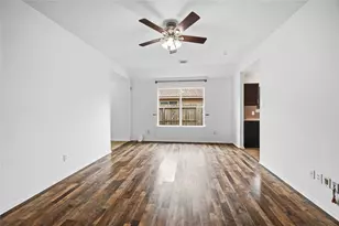 8426 Bay Run Ave, Baytown, TX 77521 - Photo 9