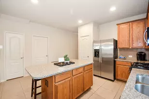 5201 Pale Sage Ln, Rosharon, TX 77583 - Photo 11