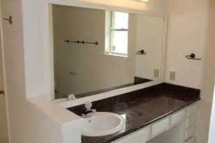 10818A Lynbrook Dr, Houston, TX 77042 - Photo 11