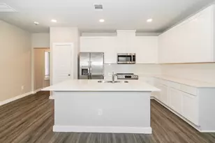 309 N Centro Cir, Shenandoah, TX 77385 - Photo 9