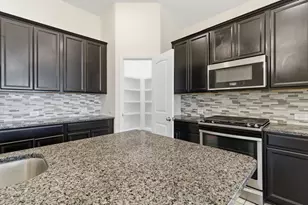 9127 Brazos Dr, Baytown, TX 77521 - Photo 7