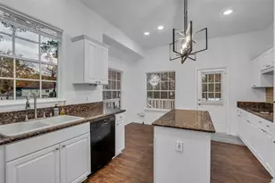 701 Ravensworth Dr, Conroe, TX 77302 - Photo 5