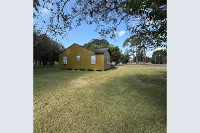 1216 Gifford Lane, Angleton, TX 77515 - Photo 11