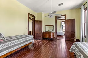 2002 Avenue K, Galveston, TX 77550 - Photo 23