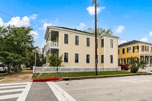 2002 Avenue K, Galveston, TX 77550 - Photo 3
