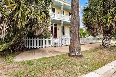 2002 Ave K, Galveston, TX 77550 - Photo 41
