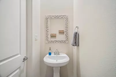 1029 Green Kensington Drive, Houston, TX 77008 - Photo 13