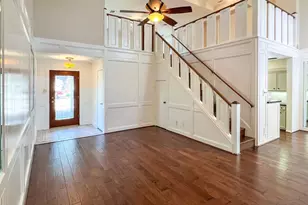 9807 Oak Point Dr, Houston, TX 77055 - Photo 7