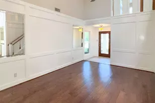 9807 Oak Point Dr, Houston, TX 77055 - Photo 9