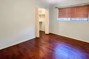 9807 Oak Point Dr, Houston, TX 77055 - Photo 29