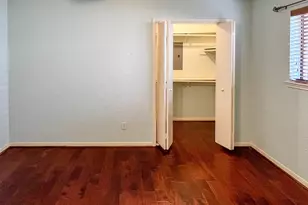 9807 Oak Point Dr, Houston, TX 77055 - Photo 27