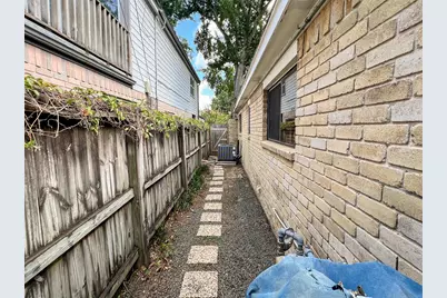 9807 Oak Point Drive, Houston, TX 77055 - Photo 49