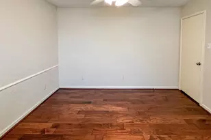 9807 Oak Point Dr, Houston, TX 77055 - Photo 33