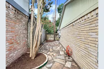 9807 Oak Point Drive, Houston, TX 77055 - Photo 47