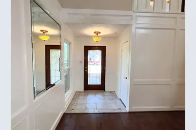 9807 Oak Point Drive, Houston, TX 77055 - Photo 5