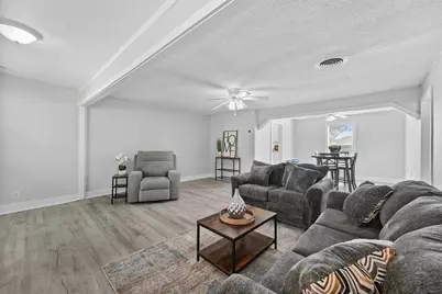 216 N Shady Oaks Street, Lake Jackson, TX 77566 - Photo 7