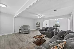 216 N Shady Oaks St, Lake Jackson, TX 77566 - Photo 7