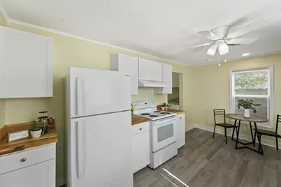 216 N Shady Oaks Street, Lake Jackson, TX 77566 - Photo 15