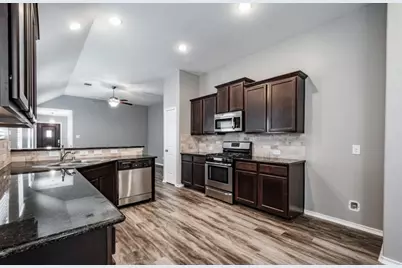 8314 Broadleaf Avenue, Baytown, TX 77521 - Photo 11