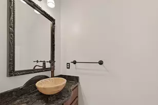 2406 Droxford Dr, Houston, TX 77008 - Photo 19