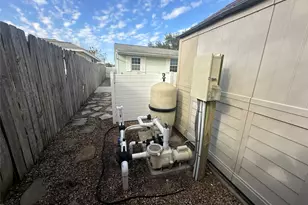 7209 Sycamore Dr, Galveston, TX 77551 - Photo 35