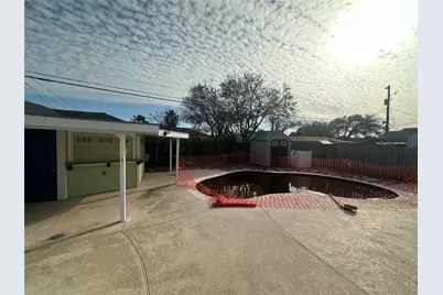 7209 Sycamore Drive, Galveston, TX 77551 - Photo 31