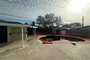 7209 Sycamore Dr, Galveston, TX 77551 - Photo 31