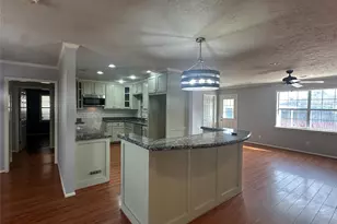 7209 Sycamore Dr, Galveston, TX 77551 - Photo 11