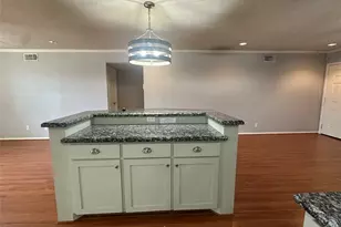 7209 Sycamore Dr, Galveston, TX 77551 - Photo 9