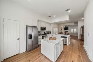 5734 Petty St, Houston, TX 77007 - Photo 11