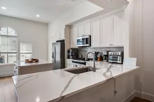 5734 Petty St, Houston, TX 77007 - Photo 9