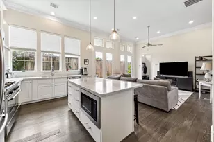 8662 Green Kolbe Ln, Houston, TX 77080 - Photo 9