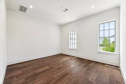 209 Sutton Row Place, Houston, TX 77024 - Photo 9