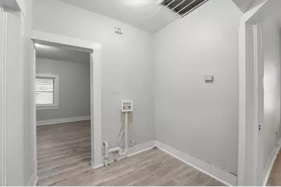 811 W Broad Street, Freeport, TX 77541 - Photo 13