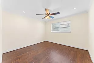 6026 McKnight St, Houston, TX 77035 - Photo 9