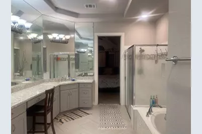 13236 Tracewood Hills Lane, Houston, TX 77044 - Photo 23