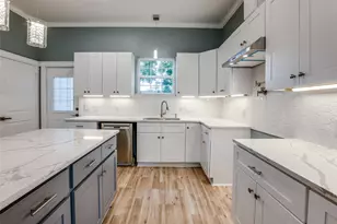 4927 E Ridge Creek Dr, Houston, TX 77053 - Photo 9