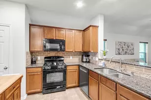 1700 Fall Forest Ct, Conroe, TX 77301 - Photo 3