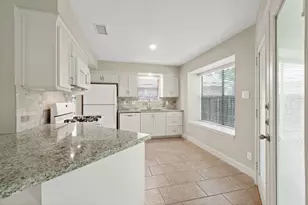 69 Fallshire Dr, The Woodlands, TX 77381 - Photo 15