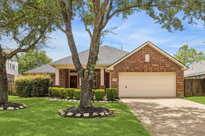 2821 Chinaberry Park Lane, League City, TX 77573 - Photo 1