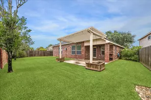 2821 Chinaberry Park Ln, League City, TX 77573 - Photo 5