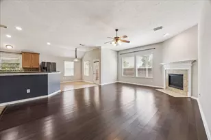 2821 Chinaberry Park Ln, League City, TX 77573 - Photo 11
