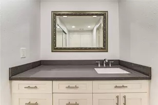 11711 Memorial Dr, Houston, TX 77024 - Photo 33