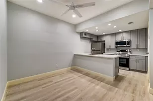 11711 Memorial Dr, Houston, TX 77024 - Photo 9