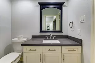 11711 Memorial Dr, Houston, TX 77024 - Photo 37