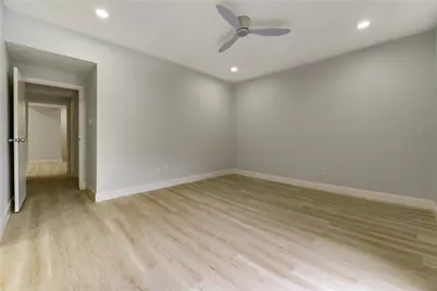 11711 Memorial Drive #534, Houston, TX 77024 - Photo 27