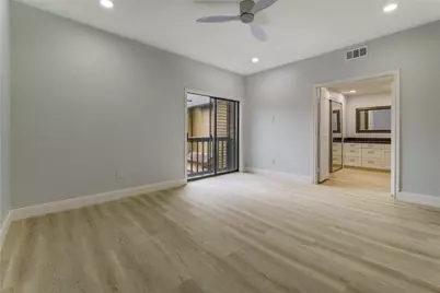 11711 Memorial Drive #534, Houston, TX 77024 - Photo 25