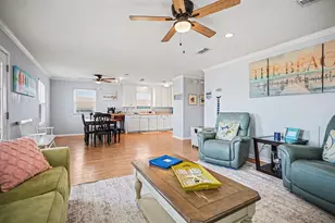 4118 Hardin Dr, Galveston, TX 77554 - Photo 5