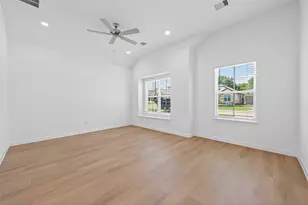 11864 E Gate Dr, Willis, TX 77318 - Photo 7
